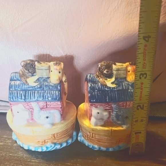 Noah's Ark Salt and Pepper Shakers‎  Ceramic Collectable Vintage set of 2 - Picture 5 of 7